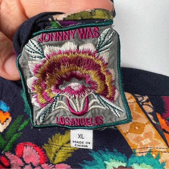 Johnny Was Janie Favorite Long Sleeve V-Neck Tee Floral Parrot Print XL - Picture 4 of 5